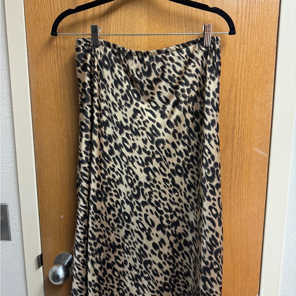 Silky Leopard Print Women's Skirt